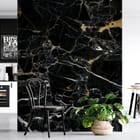 Miniatura fototapety Czarny marmur z białymi żyłkami we wnętrzu kuchni