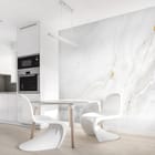 Miniatura fototapety Biała powierzchnia z szarymi żyłkami we wnętrzu kuchni