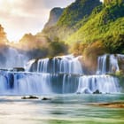 Miniatura fototapety Wielki wodospad w leśnej scenerii