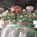 Miniatura fototapety Bukiet Różowych Piwonii we wnętrzu sypialni