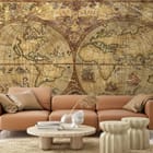 Miniatura fototapety Stara mapa świata z globusami we wnętrzu salonu