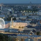 Miniatura fototapety Panorama miasta z diabelskim młynem