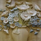 Miniatura fototapety Bukiet kwiatów w drewnianym reliefie