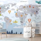 Miniatura fototapety Mapa świata z ilustracjami zwierząt we wnętrzu pokoju dziecka