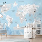 Miniatura fototapety Mapa świata z rysunkowymi zwierzętami we wnętrzu pokoju dziecka
