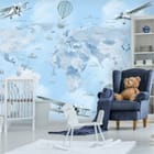 Miniatura fototapety Mapa świata z samolotami we wnętrzu pokoju dziecka