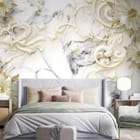 Miniatura fototapety Kwiaty i Złote Liście na Marmurze we wnętrzu sypialni