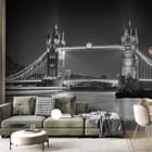 Miniatura fototapety Most zwodzony nocą nad wodą we wnętrzu salonu