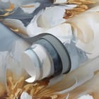 Miniatura fototapety Trzy białe kwiaty na niebieskim tle fragment #1