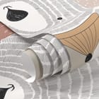 Miniatura fototapety Niedźwiedź w czapce na tle gór fragment #1