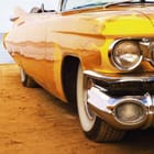 Miniatura fototapety Klasyczny samochód na plaży