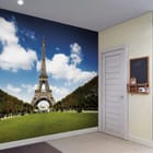 Miniatura fototapety Wieża Eiffla i błękitne niebo we wnętrzu przedpokoju