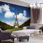 Miniatura fototapety Wieża Eiffla i błękitne niebo we wnętrzu salonu