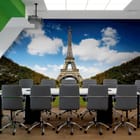 Miniatura fototapety Wieża Eiffla i błękitne niebo we wnętrzu biura