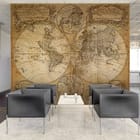 Miniatura fototapety Stara mapa świata z kontynentami we wnętrzu biura