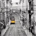 Miniatura fototapety Żółty tramwaj w Starym Mieście