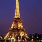 Miniatura fototapety Wieża Eiffla nocą z odbiciem