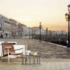 Miniatura fototapety Kamienice przy nabrzeżu o zachodzie we wnętrzu salonu