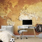 Miniatura fototapety Stara mapa świata z kompasem we wnętrzu pokoju nastolatka