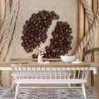 Miniatura fototapety Ziarna kawy na jasnej tkaninie we wnętrzu kuchni