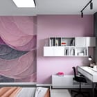 Miniatura fototapety Abstrakcyjne różowe liście we wnętrzu pokoju nastolatka