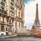 Miniatura fototapety Ulica z widokiem na wieżę Eiffla