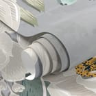 Miniatura fototapety Białe kwiaty na szarym tle - realne zdjęcie w rolce