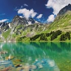 Miniatura fototapety Górskie jezioro z odbiciem