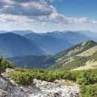 Miniatura fototapety Górski krajobraz z zielonymi wzgórzami