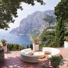 Miniatura fototapety Taras z widokiem na morze