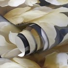 Miniatura fototapety Żółte kwiaty na ciemnym tle - realne zdjęcie w rolce