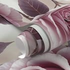 Miniatura fototapety Róże na gałązkach z liśćmi - realne zdjęcie w rolce
