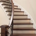 Miniatura fototapety Eleganckie drewniane schody z poręczą