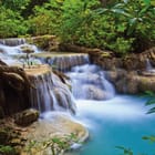 Miniatura fototapety Wodospad w lesie tropikalnym