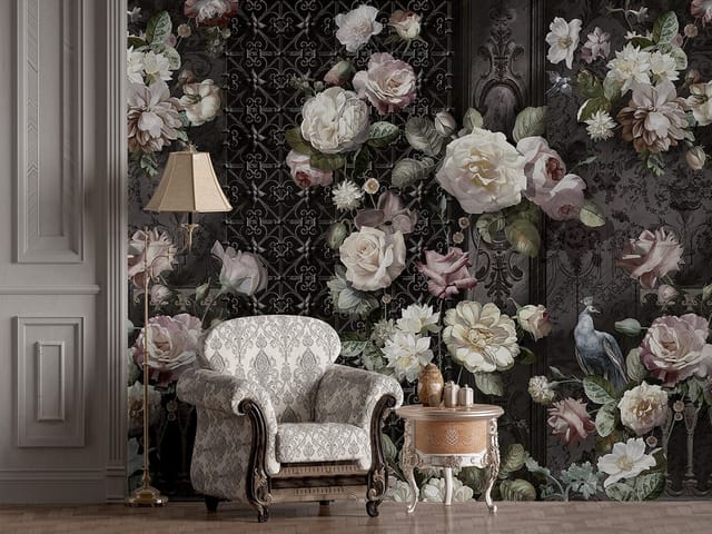 Fototapeta z dużymi kwiatami w odcieniach bieli, różu i kremu na ciemnym tle