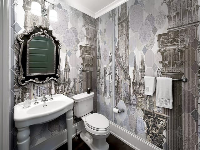 Fototapeta z architektonicznymi kolumnami i zabytkowymi budynkami