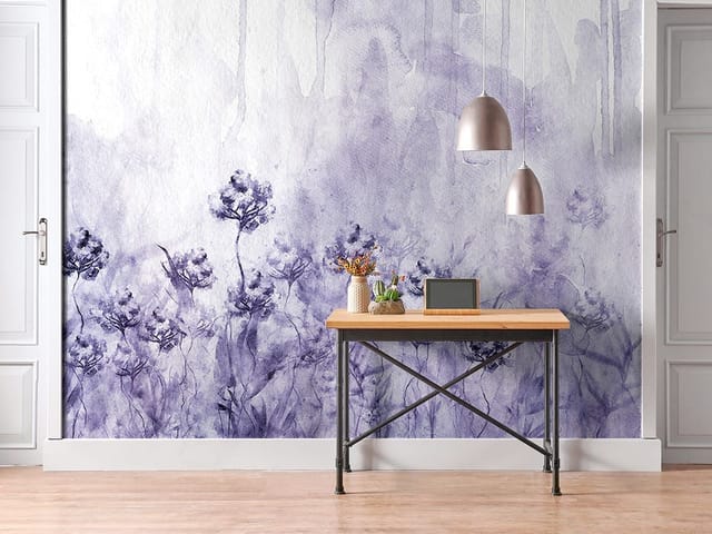 Fototapeta z fioletowymi kwiatami na tle akwareli, delikatne przejścia kolorów