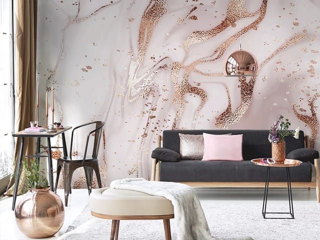 Fototapeta z abstrakcyjnymi wzorami marmuru i metalicznymi akcentami