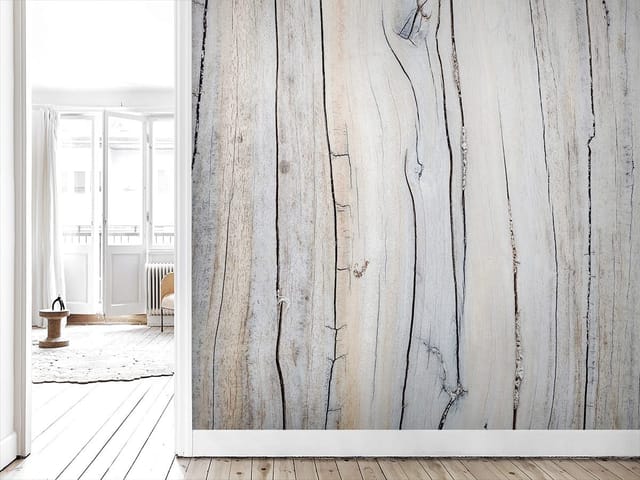 Fototapeta z pionowo ułożonymi deskami i widocznymi słojami drewna