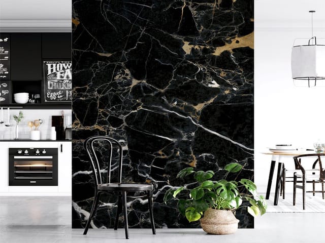 Fototapeta czarny marmur z białymi żyłkami i złotymi akcentami