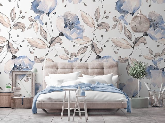 Fototapeta z dużymi niebieskimi kwiatami i delikatnymi liśćmi na jasnym tle