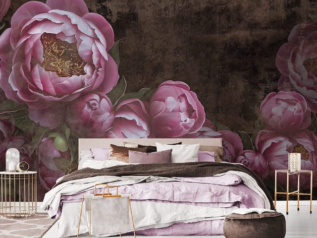 Fototapeta Różowe piwonie na ciemnym tle (kod: 25596) Fototapeta z dużymi różowymi piwoniami na ciemnym tle i zielonymi liśćmi