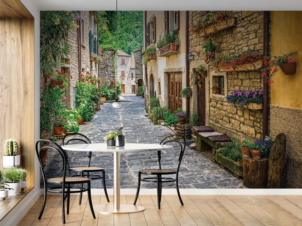 Fototapeta Uliczka z kwiatami w Starym Mieście we wnętrzu kuchni