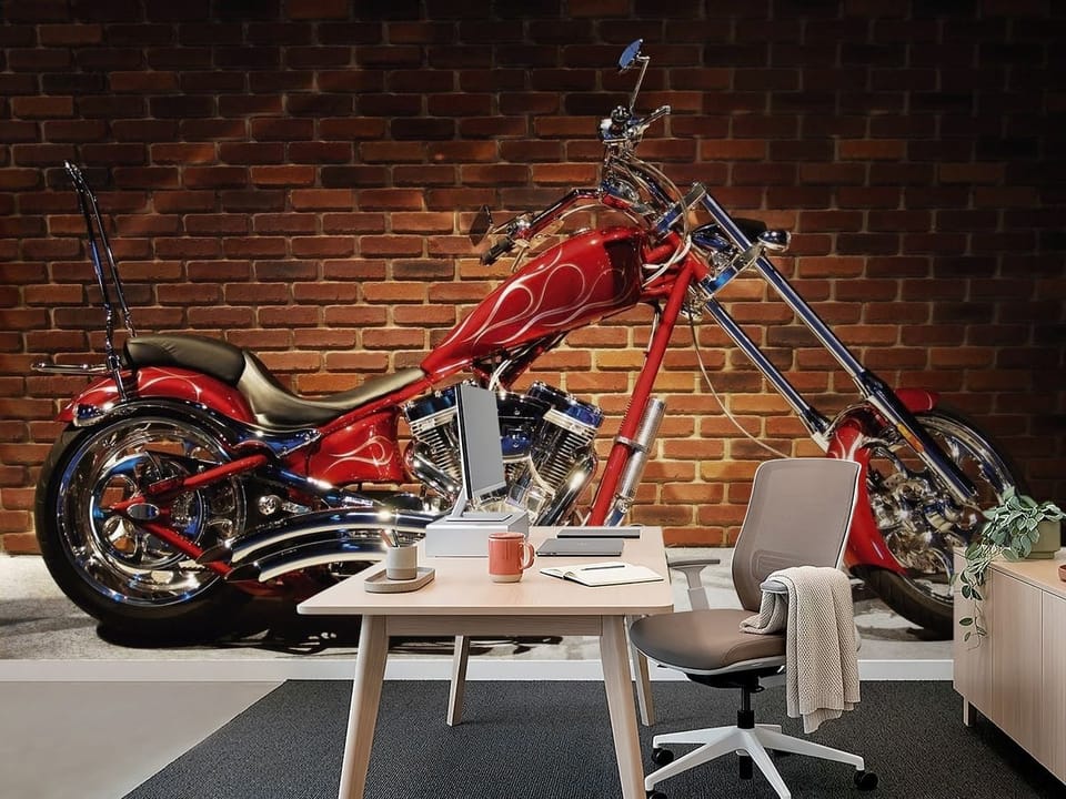 Fototapeta z czerwonym motocyklem na tle ceglanej ściany i jasnej podłogi - aranżacja jasnego biura z dekoracją ścienną