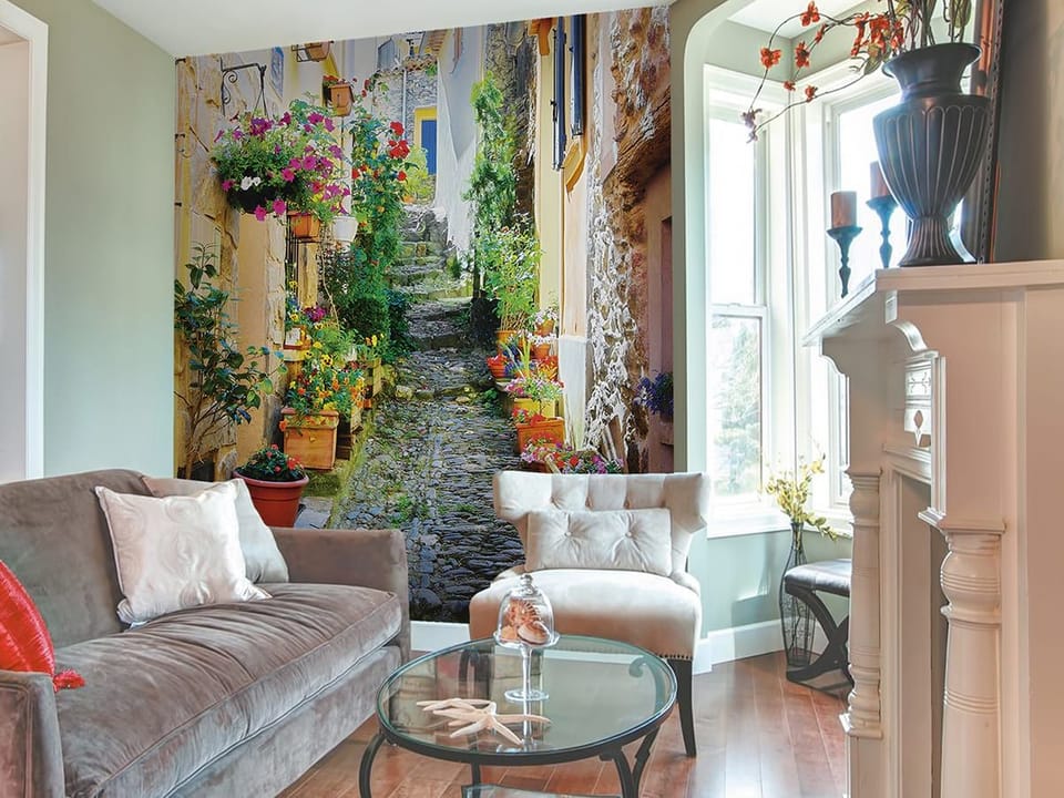 Fototapeta Uliczka z kwiatami w Starym Mieście we wnętrzu salonu