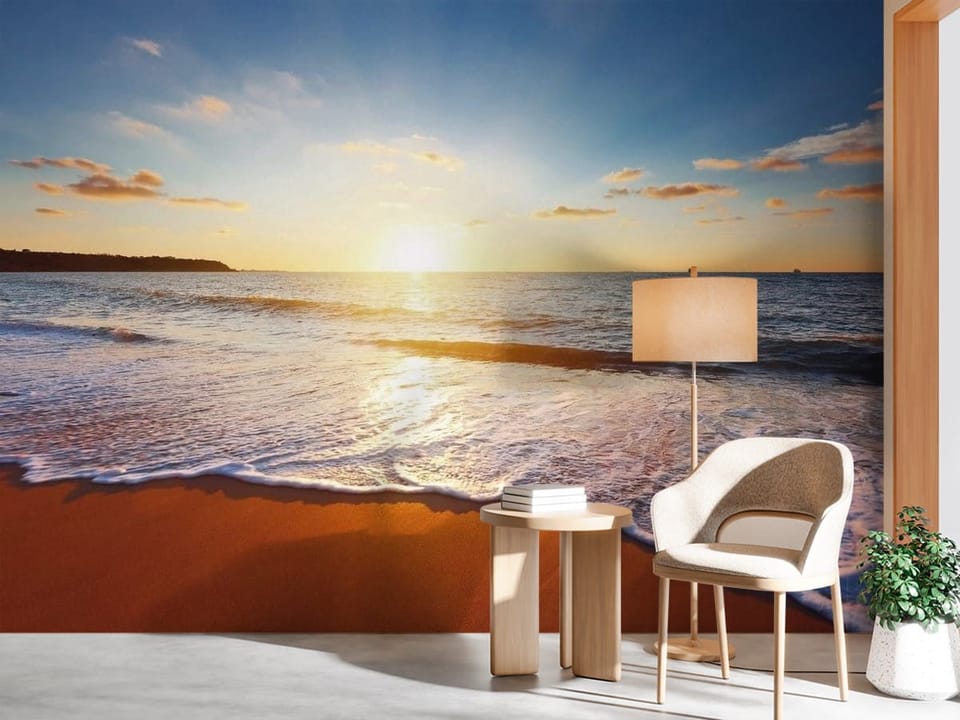Fototapeta z zachodem słońca nad morzem, złota plaża i fale - minimalistyczny przedpokój w jasnych kolorach