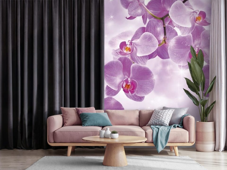 Fototapeta przedstawiająca fioletowe kwiaty orchidei na gałęzi z jasnym tłem - nowoczesna inspiracja do salonu