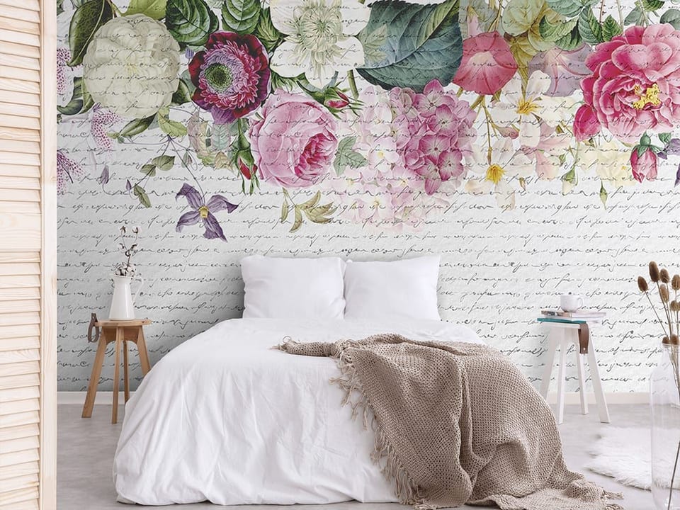 Fototapeta Egzotyczne kwiaty z tekstem we wnętrzu sypialni
