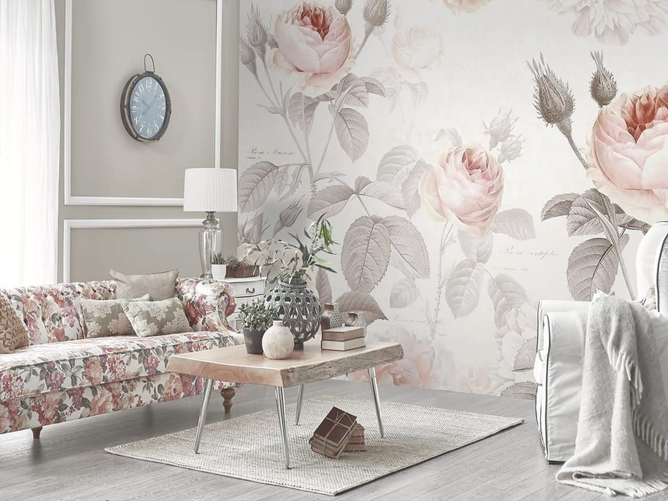 Fototapeta Różowe róże na jasnym tle we wnętrzu salonu