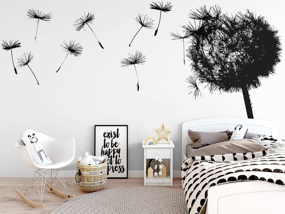 Fototapeta Dmuchawiec z odlatującymi nasionami we wnętrzu pokoju nastolatka